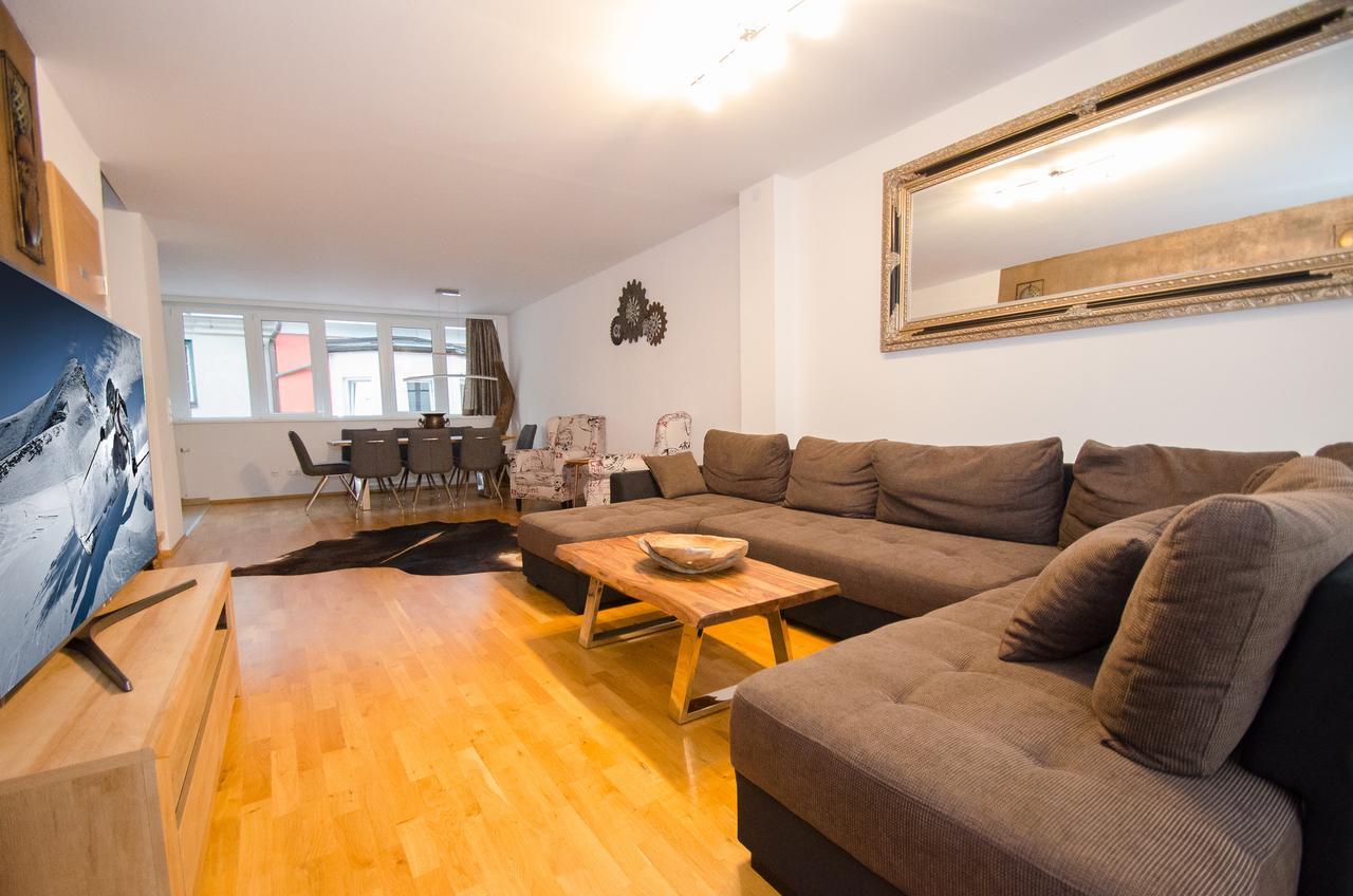 Penthouse Seven By All In One Apartments 젤암제 외부 사진